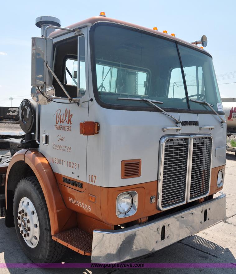 image for item A5950 1983 White Road XPeditor Z yard truck