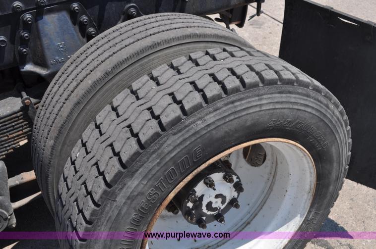 image for item A5950 1983 White Road XPeditor Z yard truck