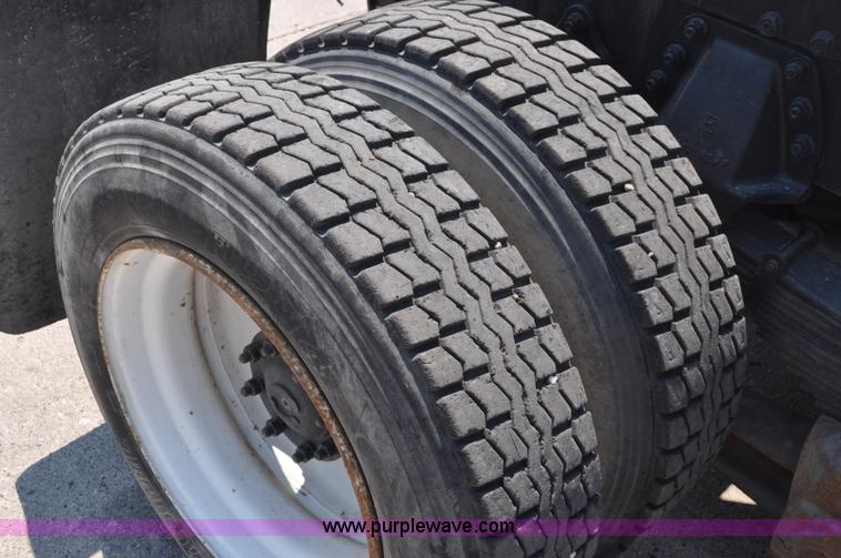 image for item A5950 1983 White Road XPeditor Z yard truck