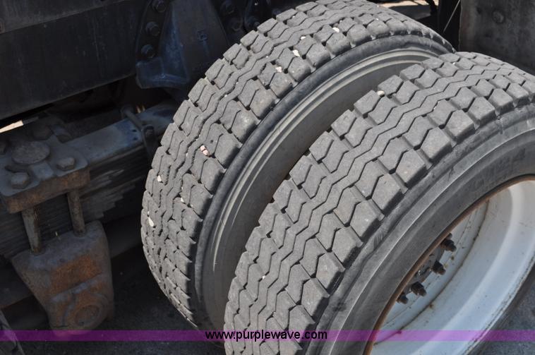 image for item A5950 1983 White Road XPeditor Z yard truck