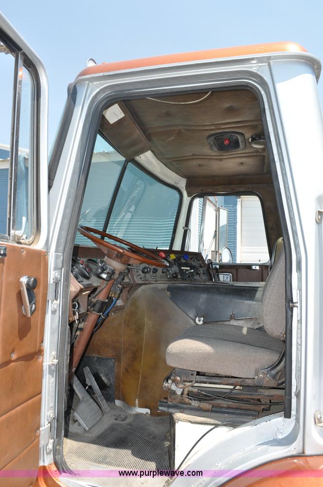 image for item A5950 1983 White Road XPeditor Z yard truck