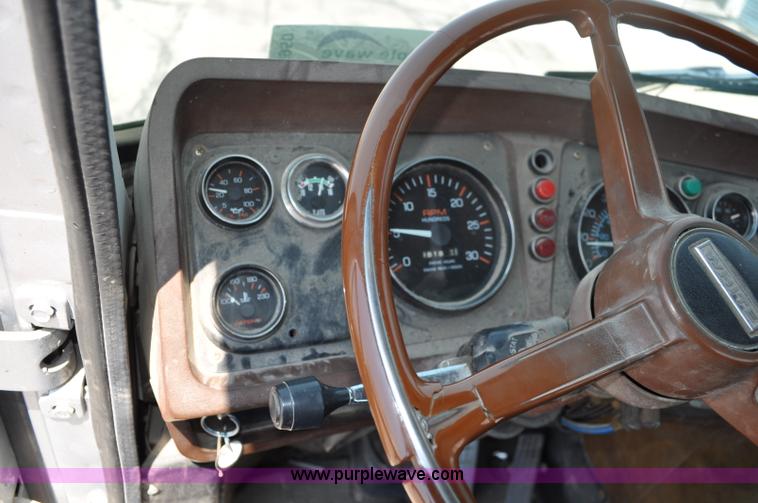 image for item A5950 1983 White Road XPeditor Z yard truck