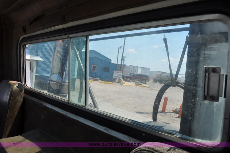 image for item A5950 1983 White Road XPeditor Z yard truck