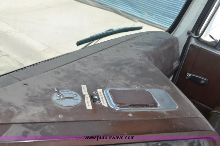 image for item A5950 1983 White Road XPeditor Z yard truck