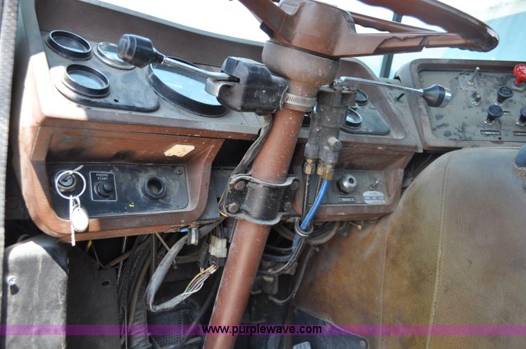 image for item A5950 1983 White Road XPeditor Z yard truck