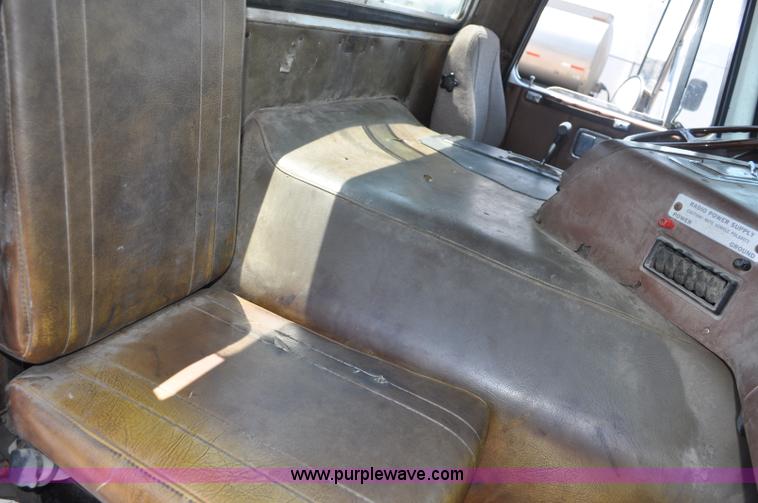 image for item A5950 1983 White Road XPeditor Z yard truck