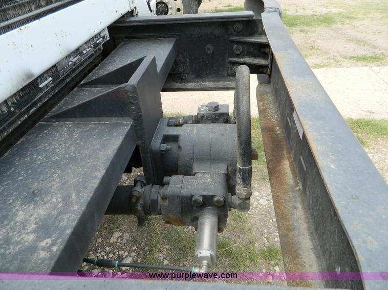 image for item B3678 1994 Mack RD690S roll off truck