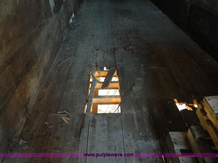 image for item B3827 1998 utility box van trailer