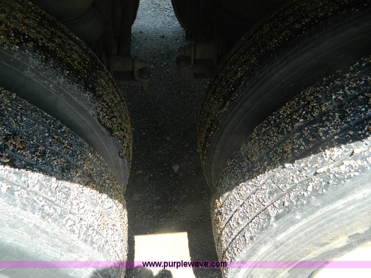 image for item B3828 1998 utility box van trailer