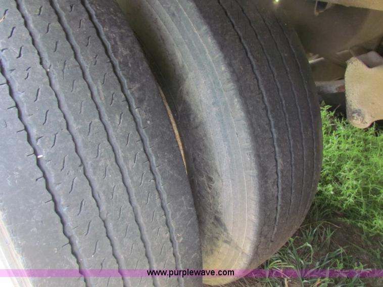 image for item B7343 1998 Wabash 53' dry van trailer