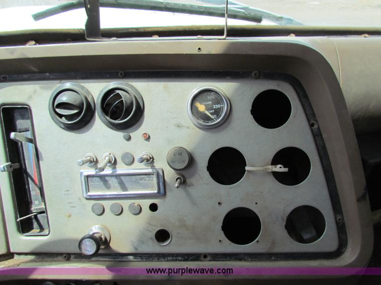 image for item B7365 1989 Ford L9000 dump truck