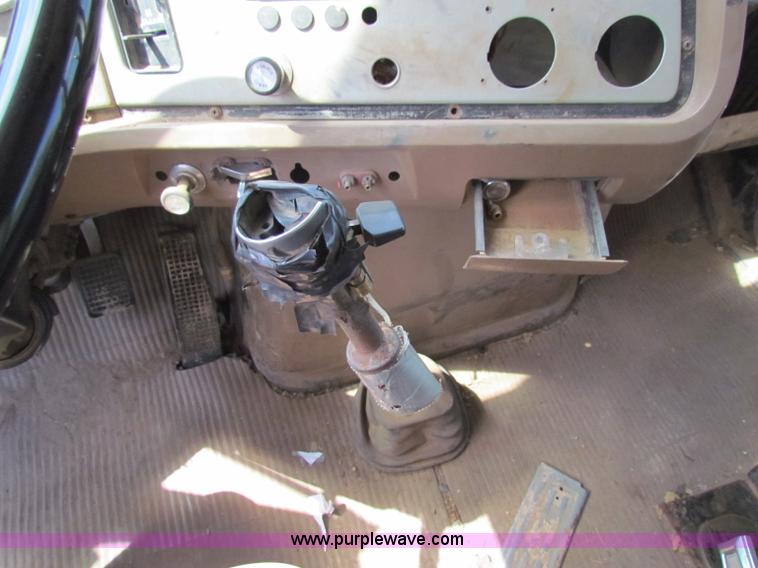 image for item B7365 1989 Ford L9000 dump truck