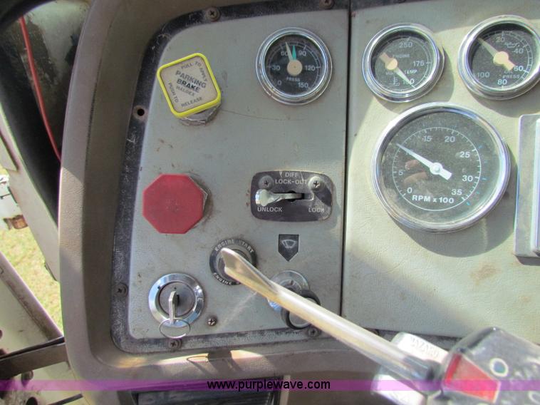 image for item B7365 1989 Ford L9000 dump truck