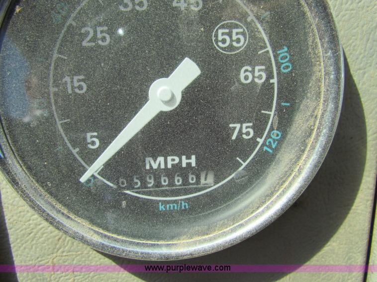 image for item B7365 1989 Ford L9000 dump truck