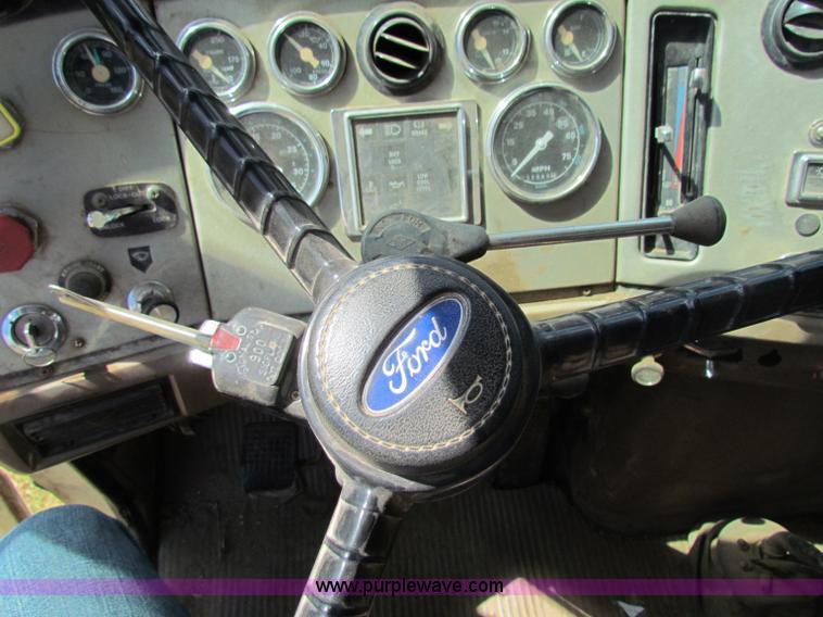 image for item B7365 1989 Ford L9000 dump truck