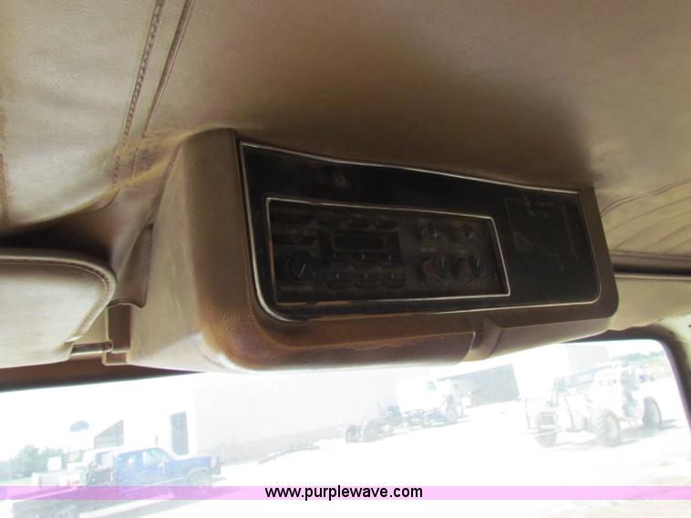 image for item B7365 1989 Ford L9000 dump truck