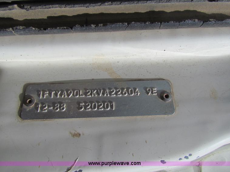 image for item B7365 1989 Ford L9000 dump truck