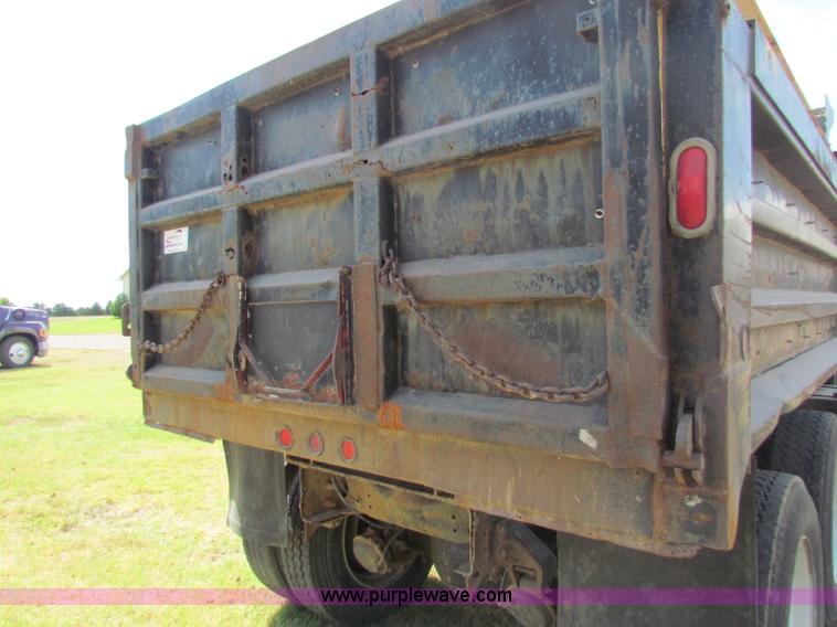 image for item B7365 1989 Ford L9000 dump truck