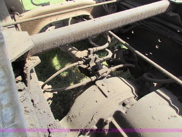 image for item B7365 1989 Ford L9000 dump truck