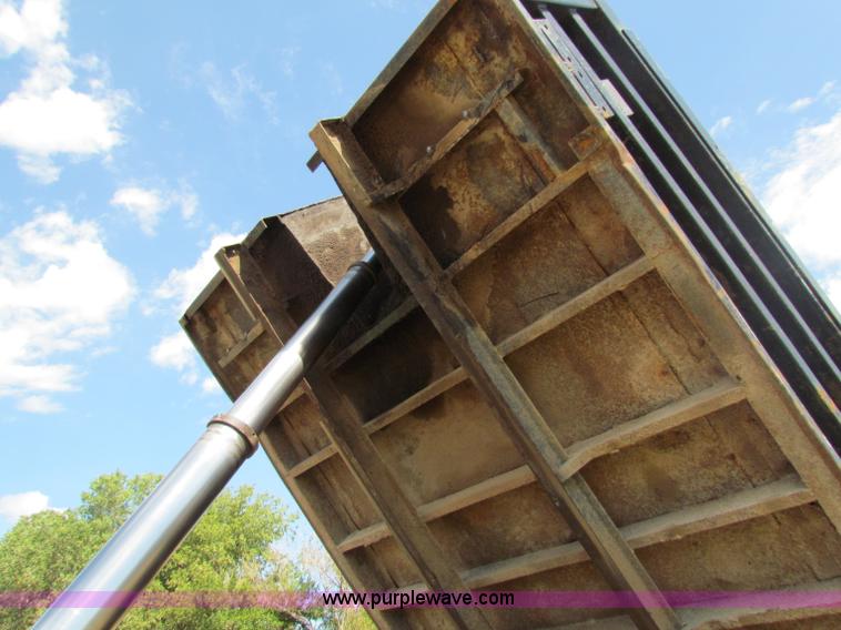 image for item B7365 1989 Ford L9000 dump truck