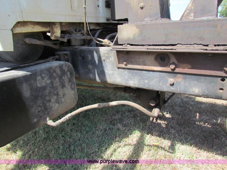 image for item B7365 1989 Ford L9000 dump truck