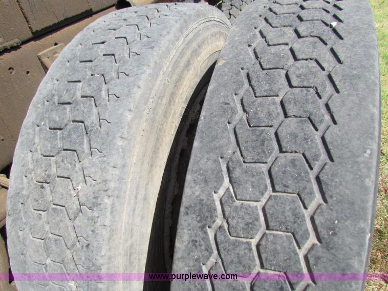 image for item B7365 1989 Ford L9000 dump truck