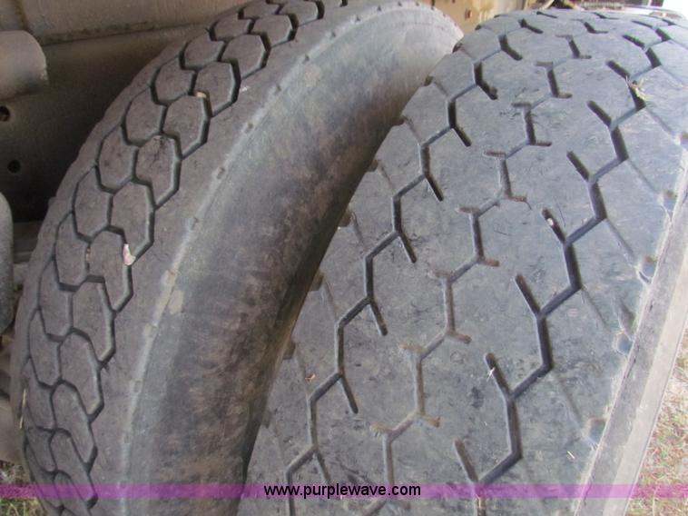 image for item B7365 1989 Ford L9000 dump truck