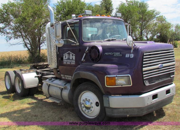 image for item B7366 1992 Ford L9000 AeroMax semi truck
