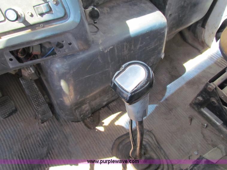 image for item B7366 1992 Ford L9000 AeroMax semi truck