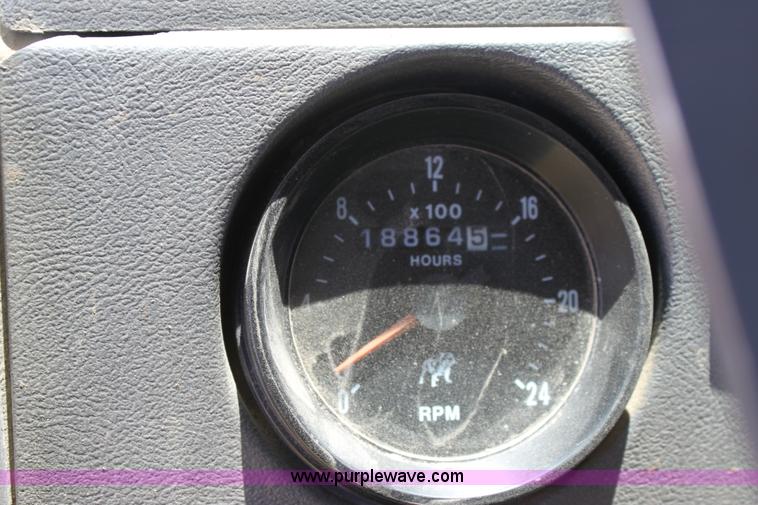 image for item B7388 1998 Mack RD688S semi truck