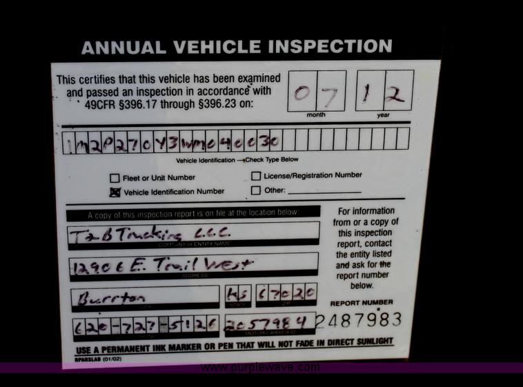 image for item B7388 1998 Mack RD688S semi truck