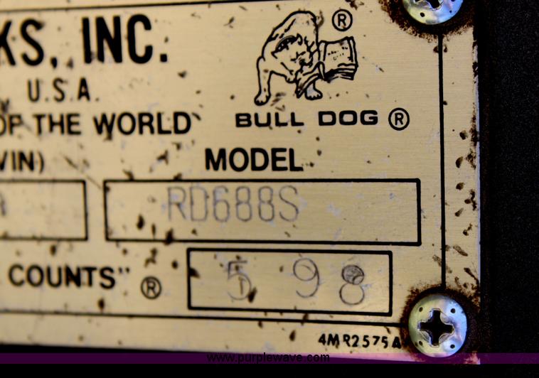 image for item B7388 1998 Mack RD688S semi truck