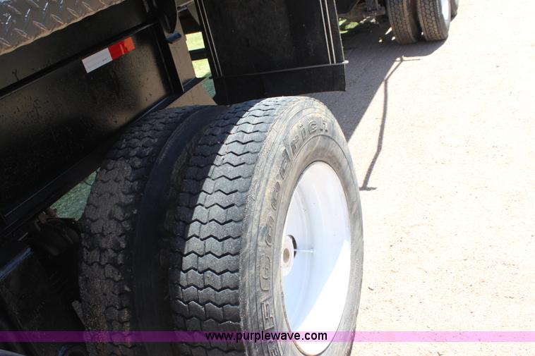 image for item B7389 2000 Travis barrel end dump trailer