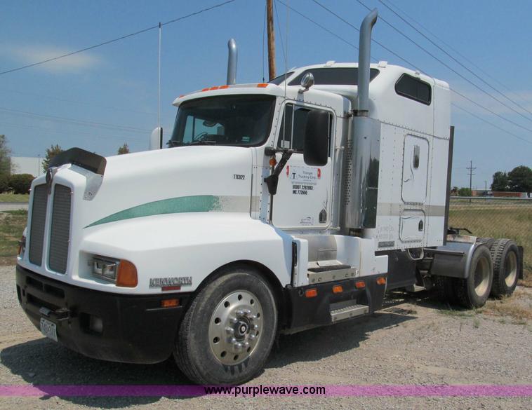 image for item C2321 1991 Kenworth T600 semi truck