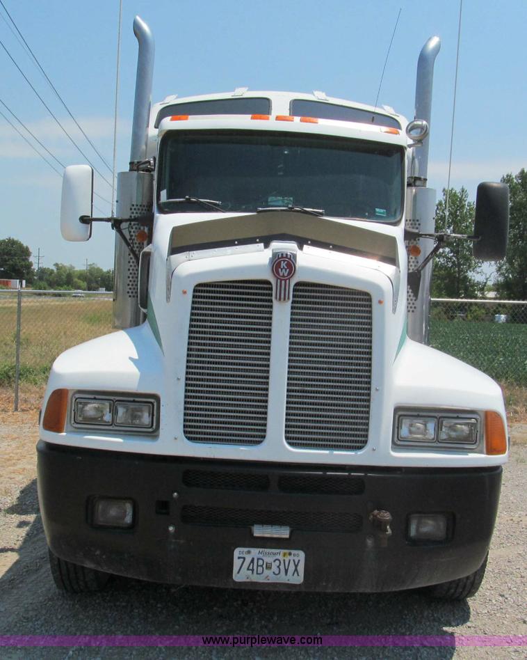 image for item C2321 1991 Kenworth T600 semi truck