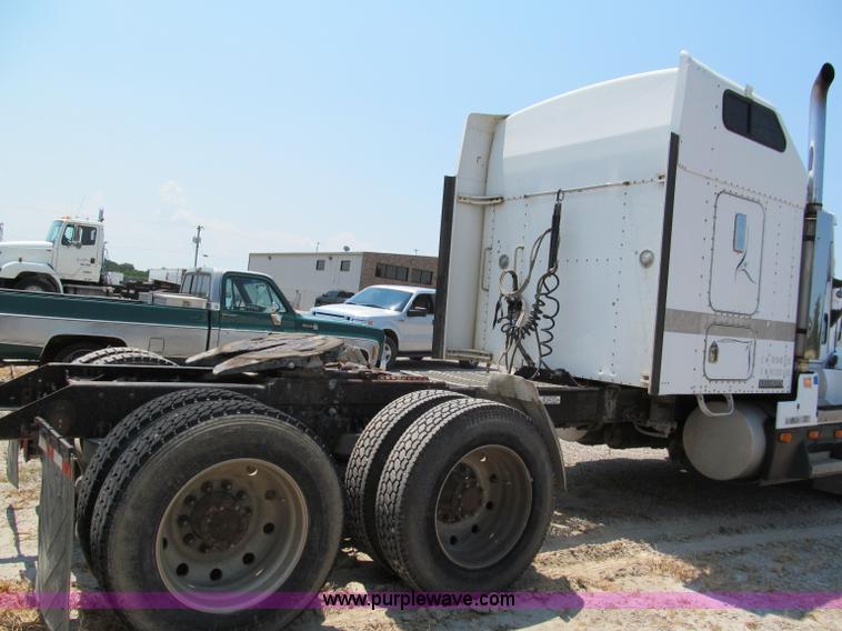 image for item C2321 1991 Kenworth T600 semi truck