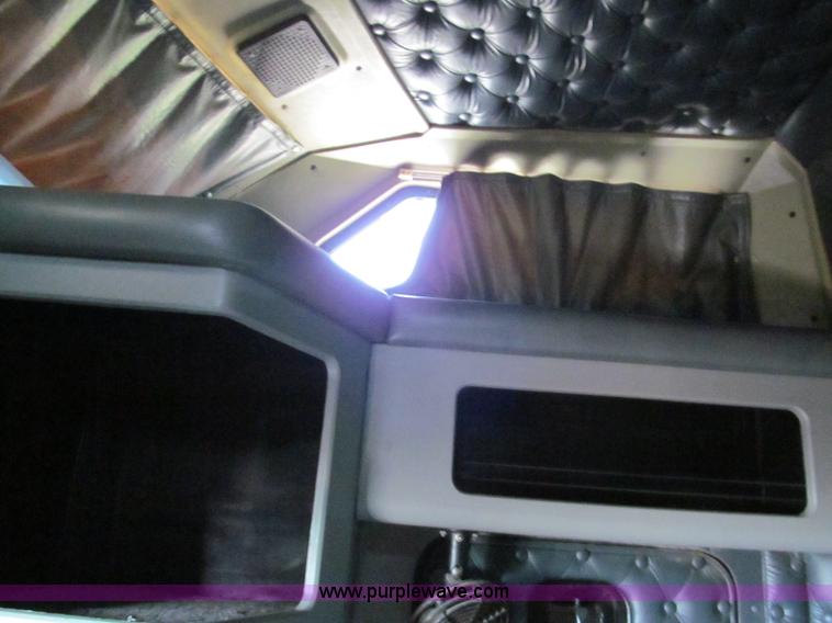 image for item C2321 1991 Kenworth T600 semi truck