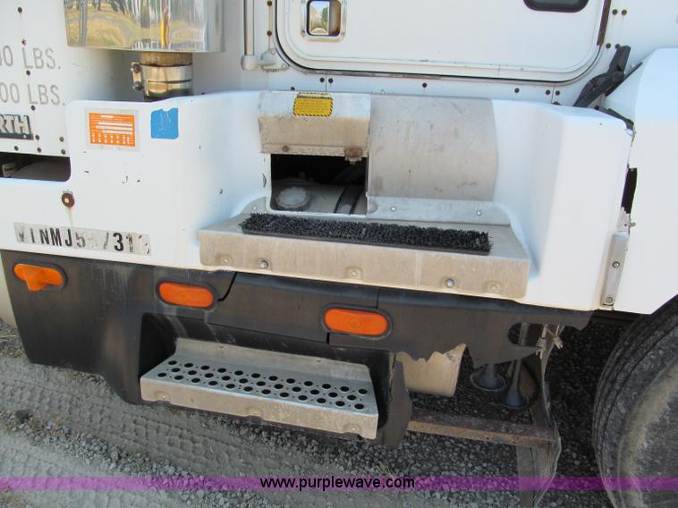 image for item C2321 1991 Kenworth T600 semi truck