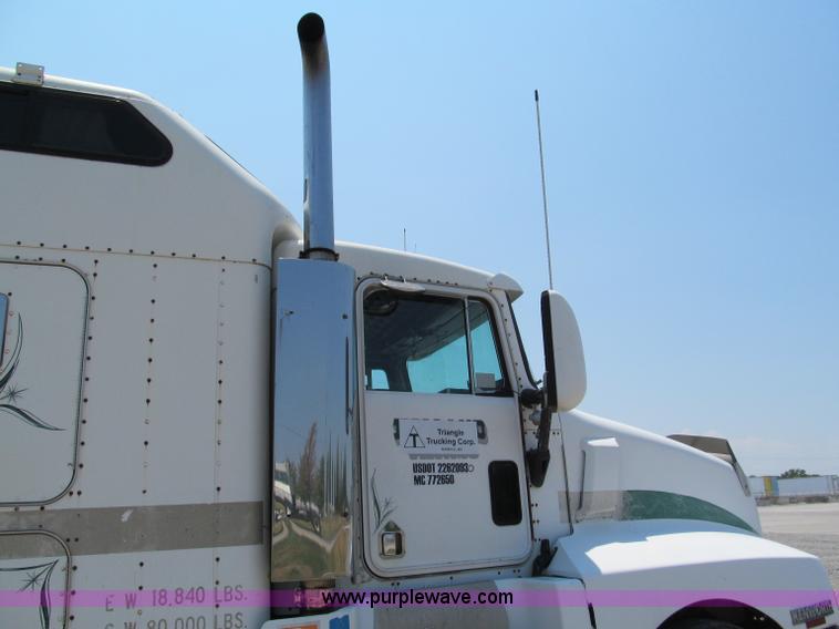 image for item C2321 1991 Kenworth T600 semi truck