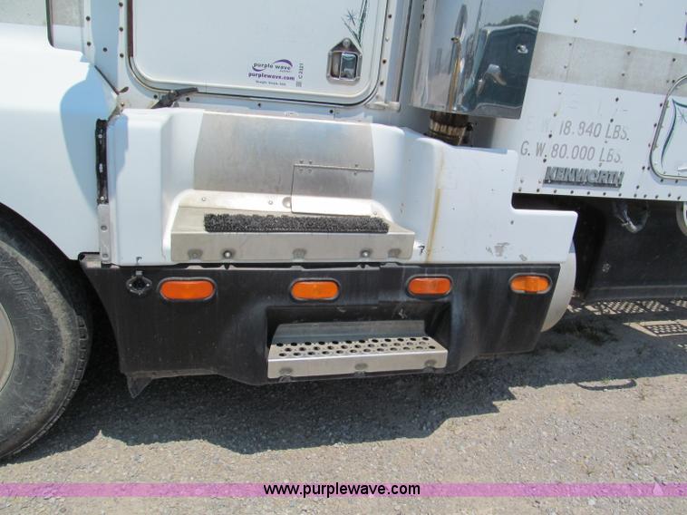 image for item C2321 1991 Kenworth T600 semi truck
