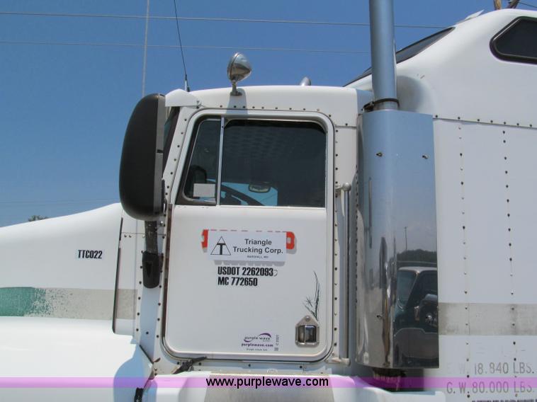 image for item C2321 1991 Kenworth T600 semi truck