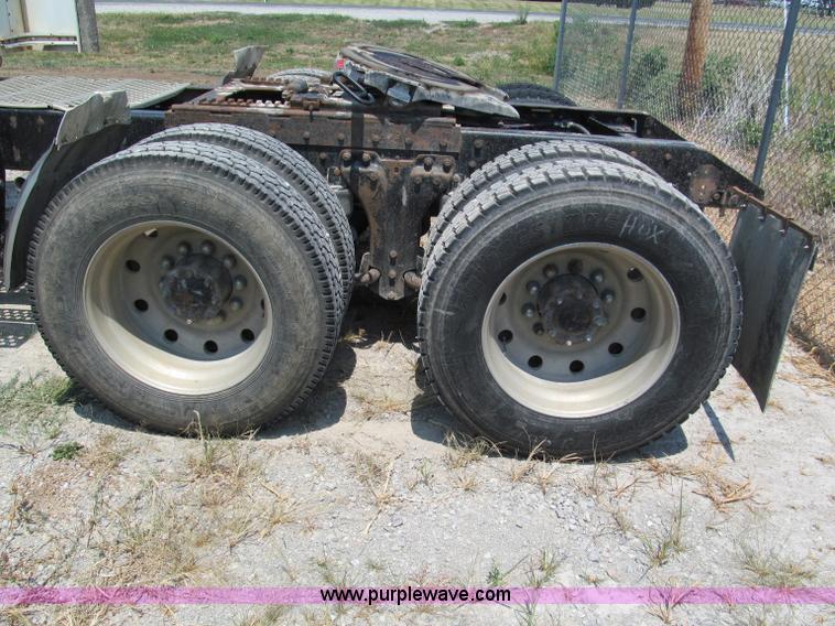 image for item C2321 1991 Kenworth T600 semi truck