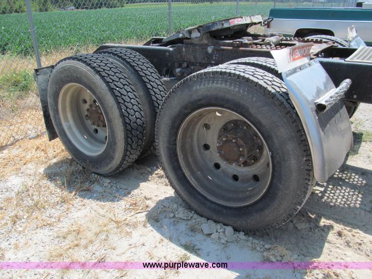 image for item C2321 1991 Kenworth T600 semi truck