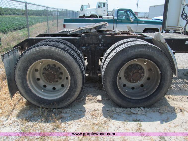 image for item C2321 1991 Kenworth T600 semi truck