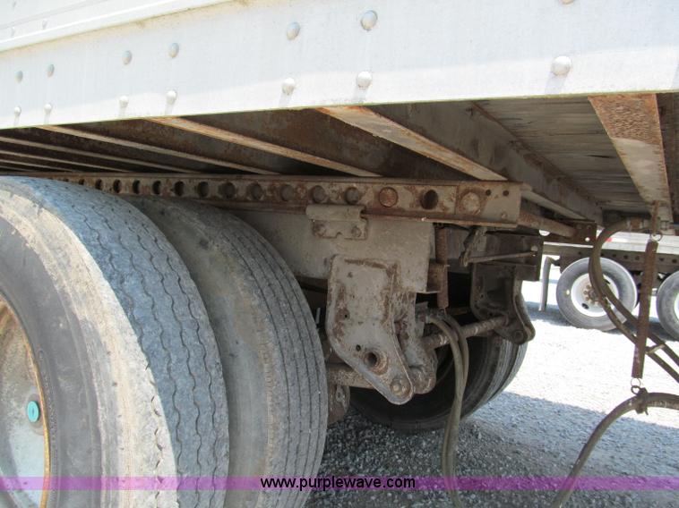 image for item C2322 1993 Pine 48' dry van trailer