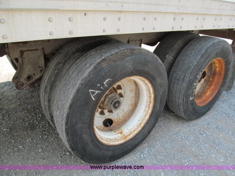 image for item C2322 1993 Pine 48' dry van trailer