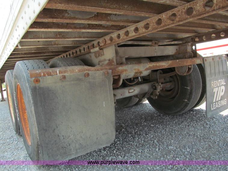 image for item C2322 1993 Pine 48' dry van trailer