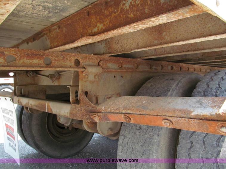 image for item C2367 1991 Pine 48' dry van trailer