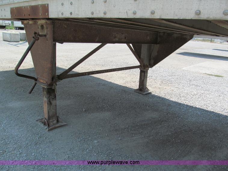 image for item C2367 1991 Pine 48' dry van trailer