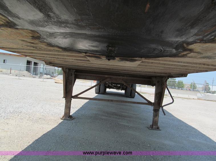 image for item C2367 1991 Pine 48' dry van trailer